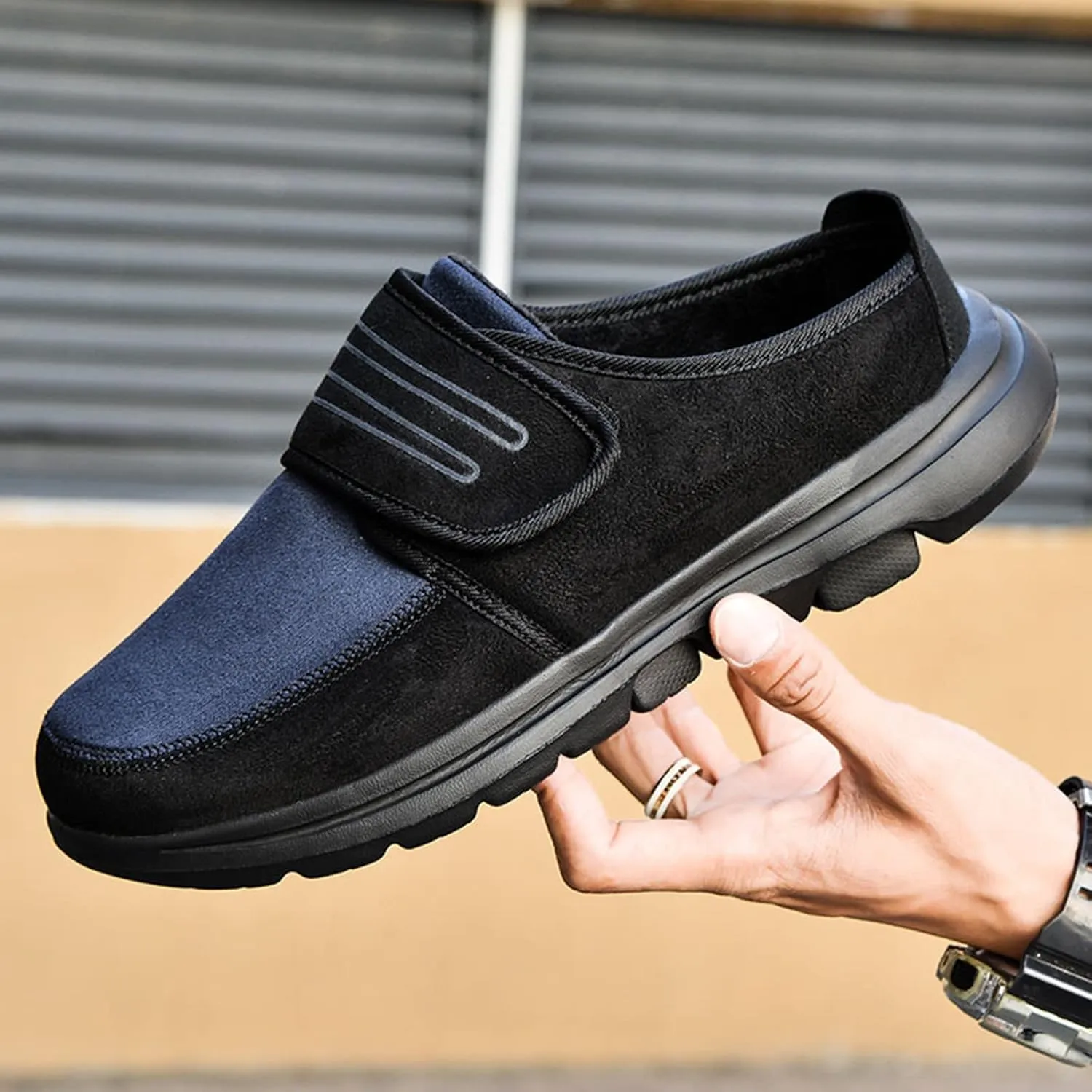 2025 New Couple Men's and Winter Walking Lightweight Soft Sole Non Slip Cover Height Increasing Shoes for Men Casual