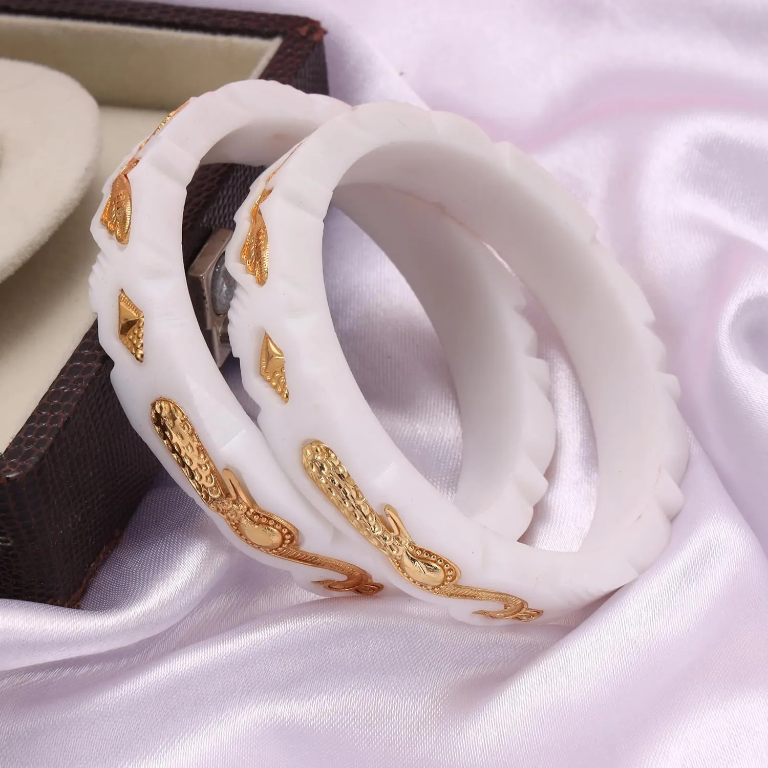 Meenakshi imitation Gold Plated Handcrafted Shakha Pola Plastic Bangles Set Gift For Her Bollywood Women Jewelry Bangle Bracelets Kangan (Set of 6, Red & White)