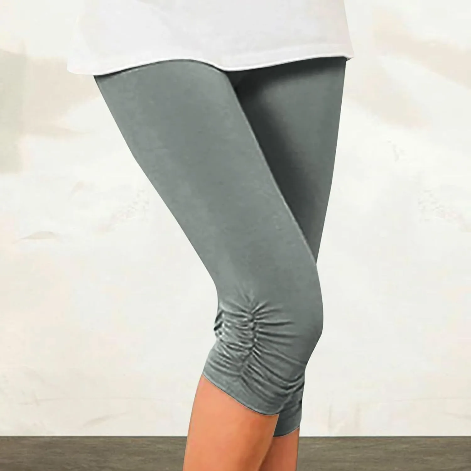 Women's High Waisted Capri Leggings Knee Length Solid Color Yoga Leggings Seamless Trouser Spring Cropped Pants